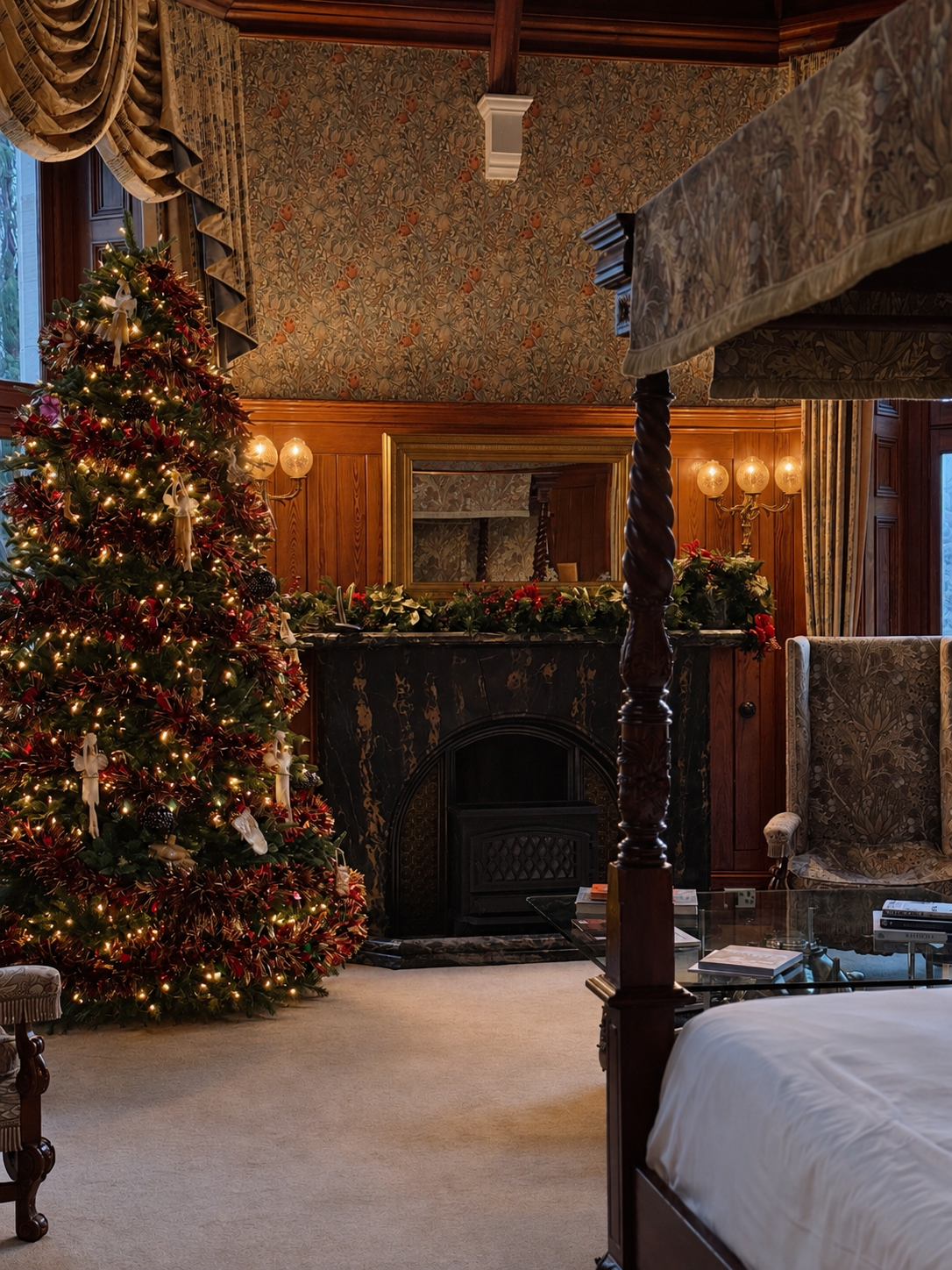 Festive churchill web