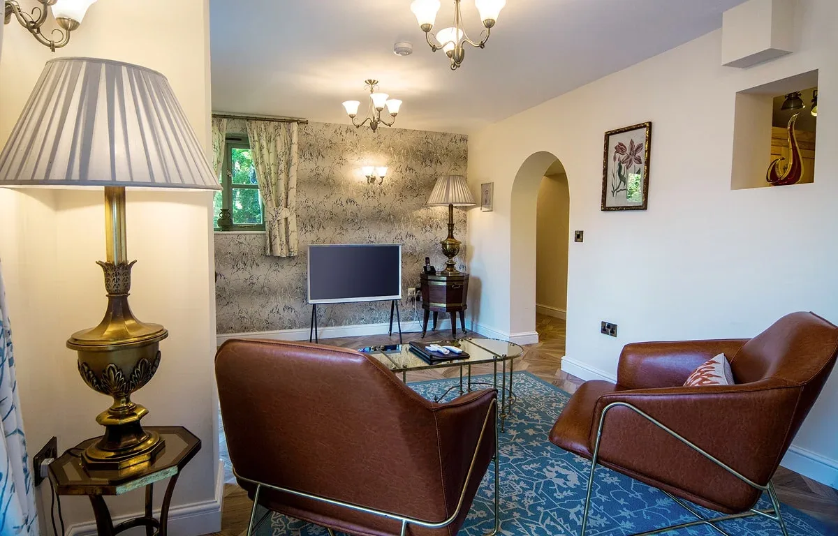 Hillside 01 sml mod min