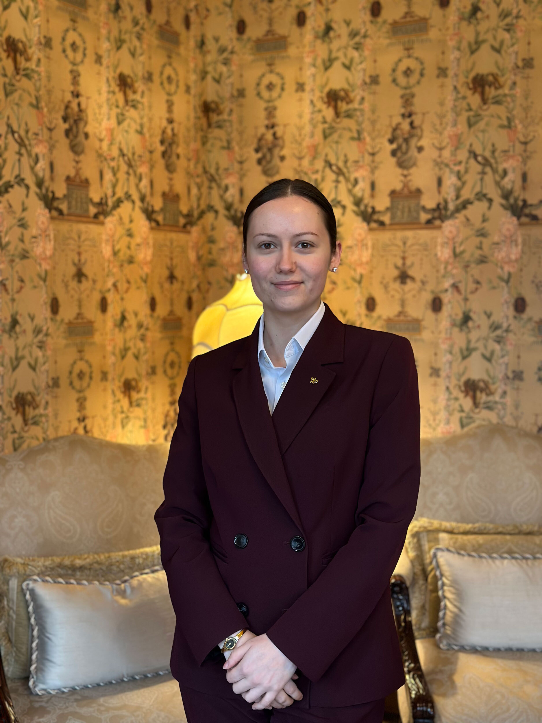 Pale Hall Polina Gratsova