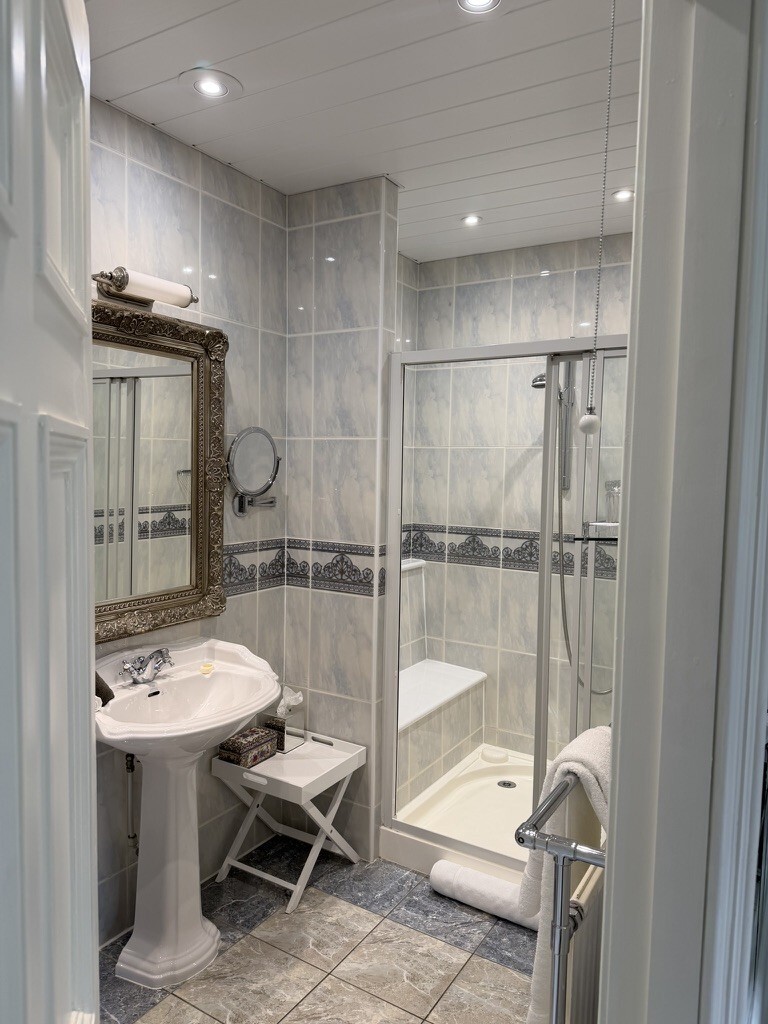 32 D24 C63 BCA0 46 B1 9029 8 E803 C5 E0304 1 105 c resized