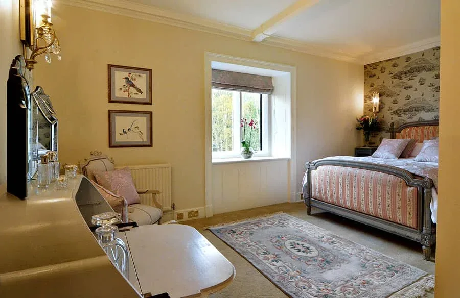 Pale Hall Chirk room 01 min