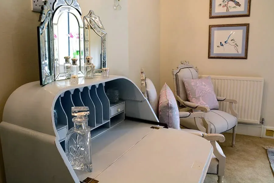 Pale Hall Chirk room 04 min